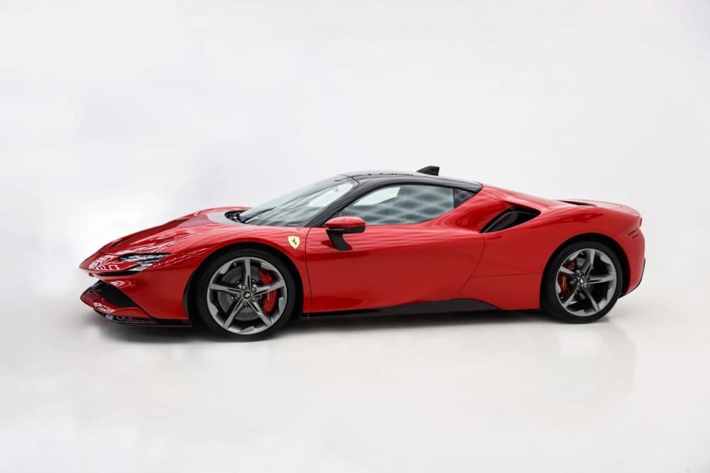 Ferrari_SF90-Stradale_2023_22075_22075_14874960531-1_small