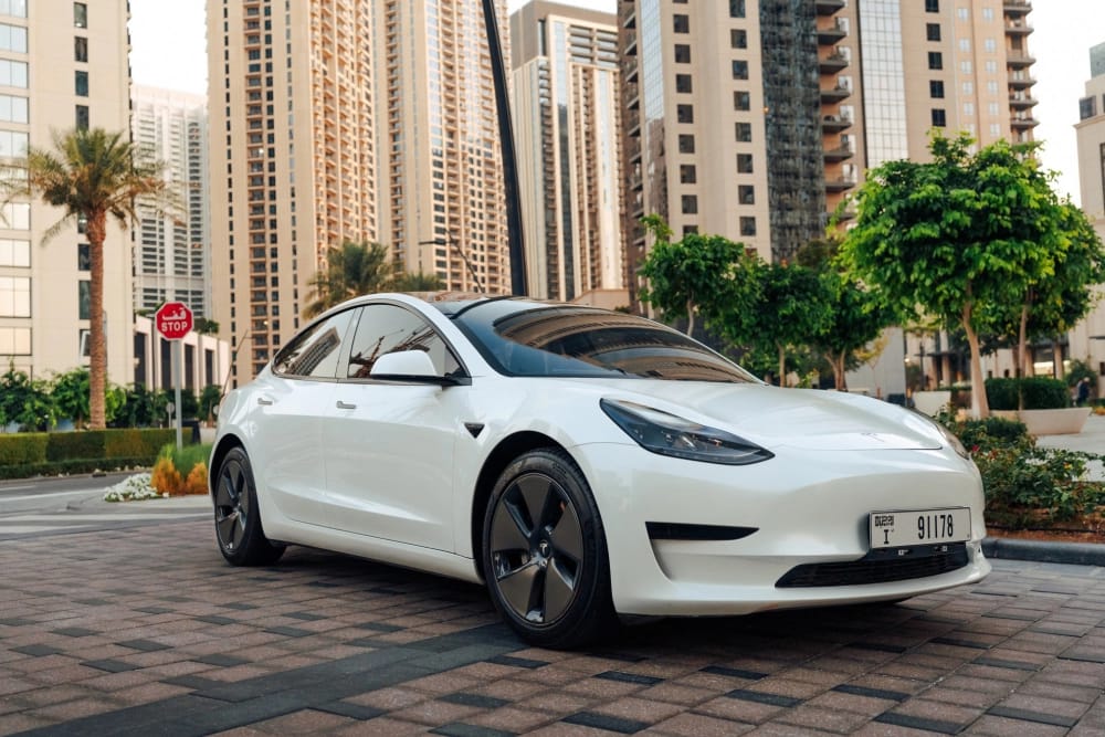 Tesla_Model-3-Standard-Plus_2021_29433_29433_23189569581-10_small